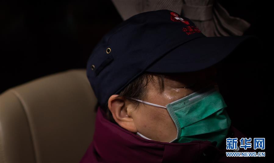 （新華全媒頭條&middot;習(xí)近平致敬的戰(zhàn)&ldquo;疫&rdquo;英雄&middot;武漢人民篇&middot;圖文互動）（11）壯哉，大武漢&mdash;&mdash;獻(xiàn)給英雄的武漢人民