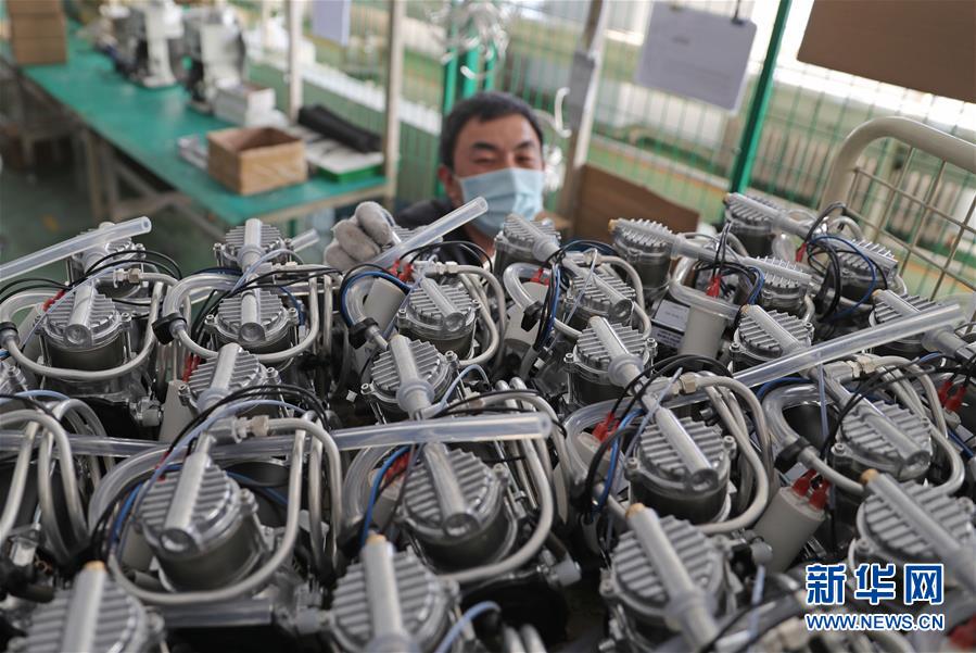 （聚焦疫情防控&middot;圖文互動）（10）團(tuán)結(jié)起來！我們?nèi)f眾一心！&mdash;&mdash;中國抗疫人民力量的生動實踐