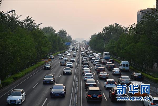 （京津冀在行動&middot;圖文互動）為了同一片藍天&mdash;&mdash;京津冀今起同步施行《機動車和非道路移動機械排放污染防治條例》