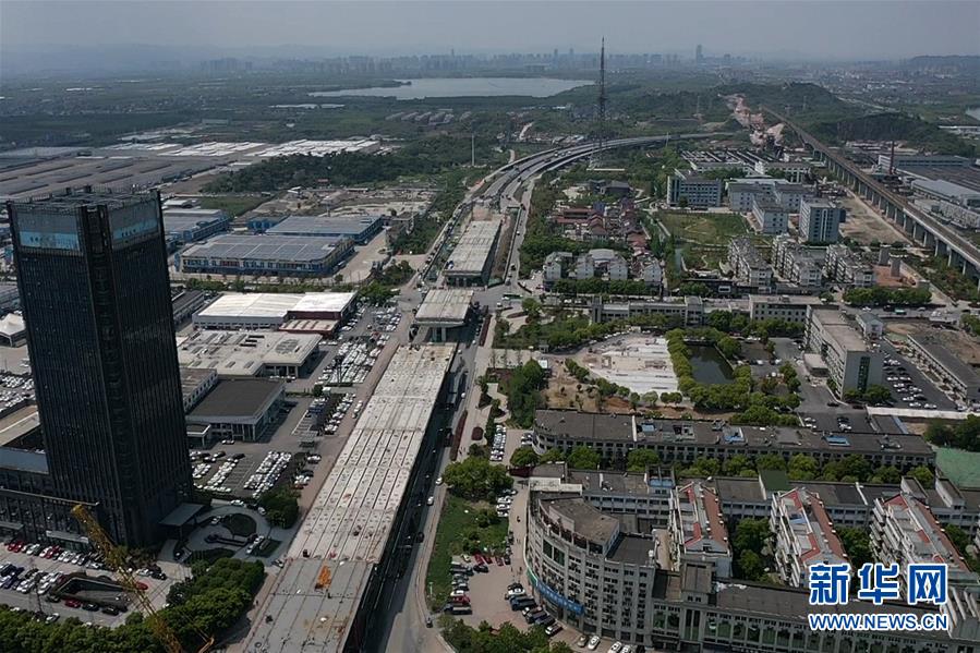 （在習(xí)近平新時代中國特色社會主義思想指引下&mdash;&mdash;新時代新作為新篇章&middot;習(xí)近平總書記關(guān)切事&middot;圖文互動）（3）新機(jī)遇、新引擎&mdash;&mdash;重大工程重大項目建設(shè)新動向觀察