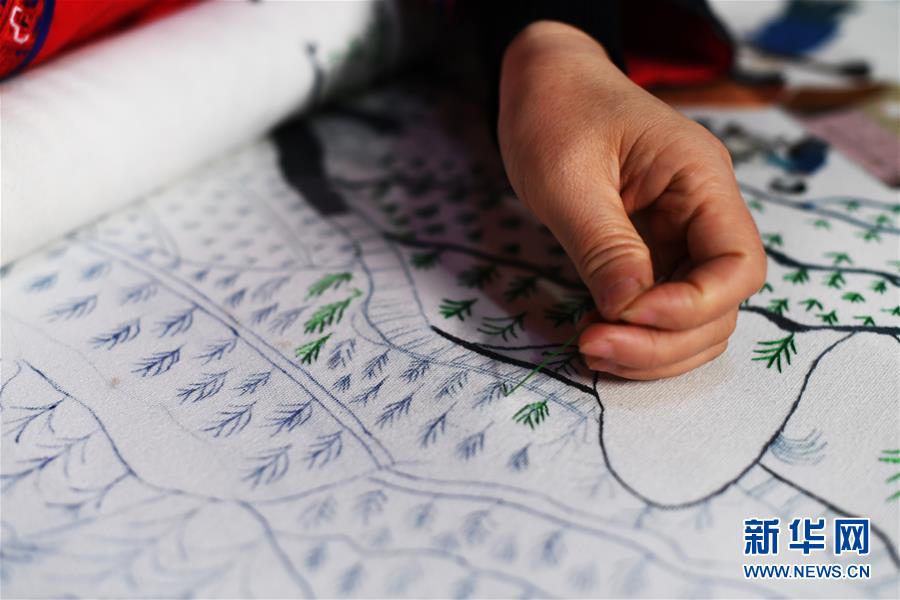 （兩會人物&middot;圖文互動）（2）帶娃、賺錢兩不誤&mdash;&mdash;一位農(nóng)民工代表眼中的脫貧新工作