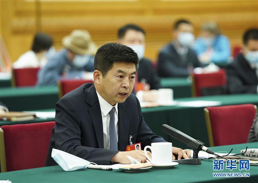 （新華全媒頭條&middot;圖文互動）（5）從人民中汲取磅礴力量&mdash;&mdash;習(xí)近平總書記同出席2020年全國兩會人大代表、政協(xié)委員共商國是紀(jì)實
