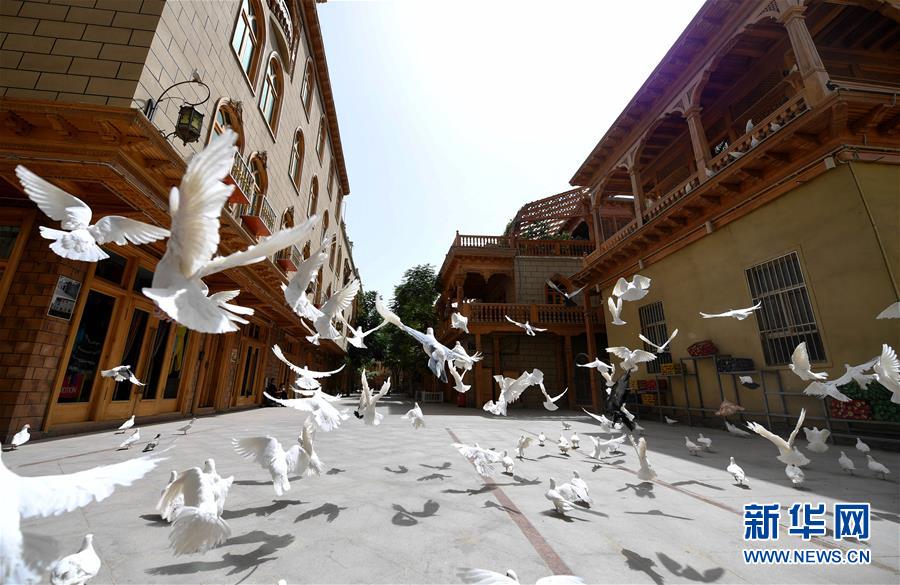 （決戰(zhàn)決勝脫貧攻堅&middot;聚焦&ldquo;三區(qū)三州&rdquo;&middot;圖文互動）（2）&ldquo;古老&rdquo;和田展現(xiàn)新時尚