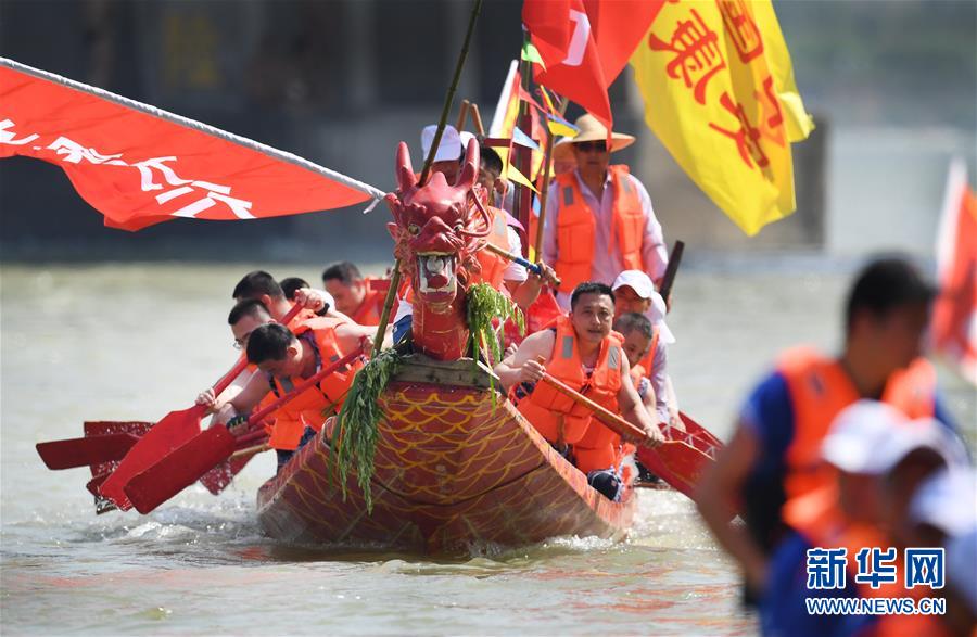 （新華全媒頭條&middot;圖文互動）（5）線上線下消費升溫 文旅活動邁上&ldquo;云端&rdquo;&mdash;&mdash;端午假期透視我國經濟高質量發(fā)展新動力