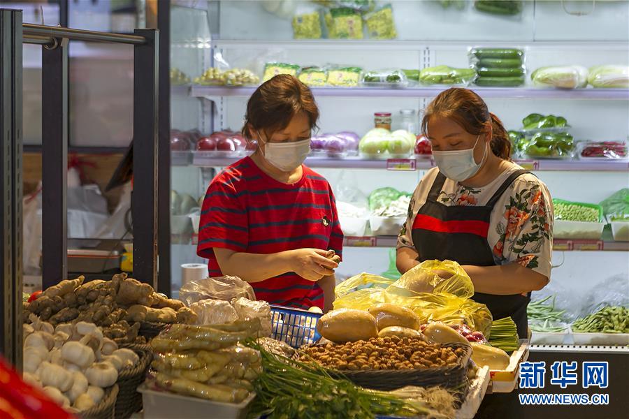 （圖文互動）（3）告別臟亂，留住溫情&mdash;&mdash;上海鬧市小菜場見聞
