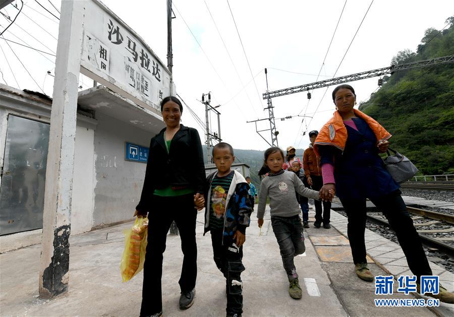 （新華全媒頭條&middot;圖文互動(dòng)）（9）自強(qiáng)的力量&mdash;&mdash;成昆鐵路通車50年記