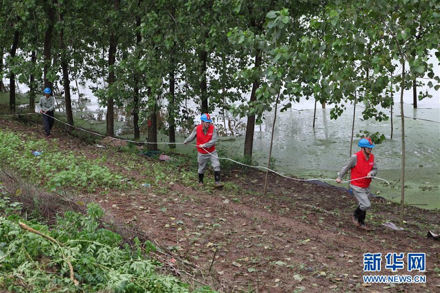 （圖文互動(dòng)）（2）搶險(xiǎn)！群眾的安全高于一切&mdash;&mdash;湖北統(tǒng)籌部署緊急應(yīng)對(duì)洪澇災(zāi)害