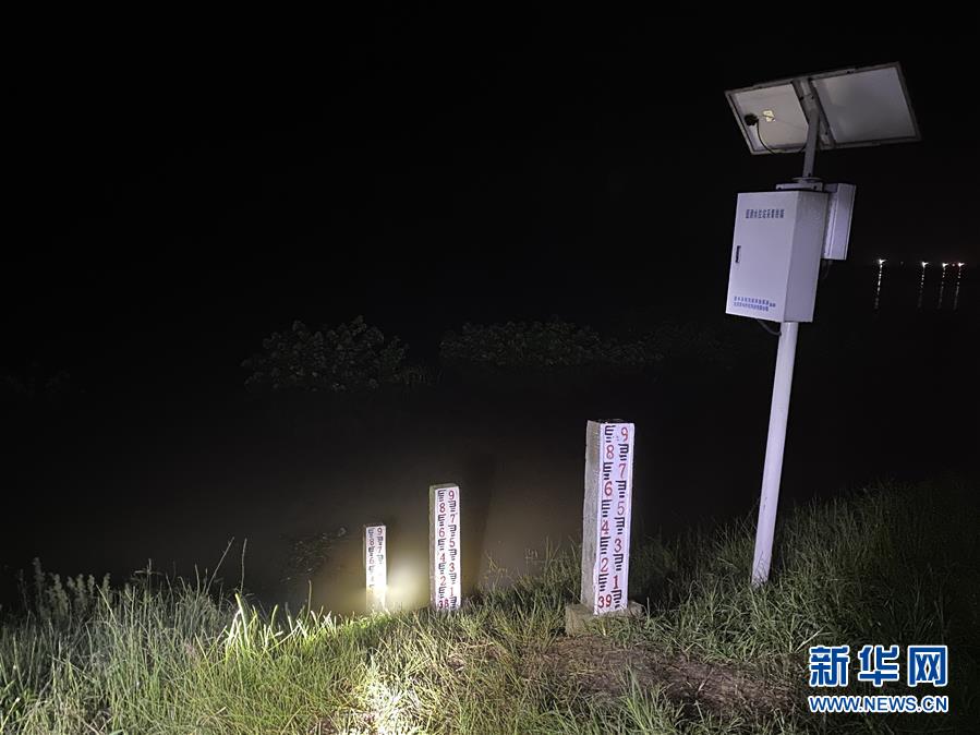 （防汛抗洪&middot;圖文互動）（1）目擊洞庭抗洪&ldquo;風(fēng)向標&rdquo;挺過第一波攻擊