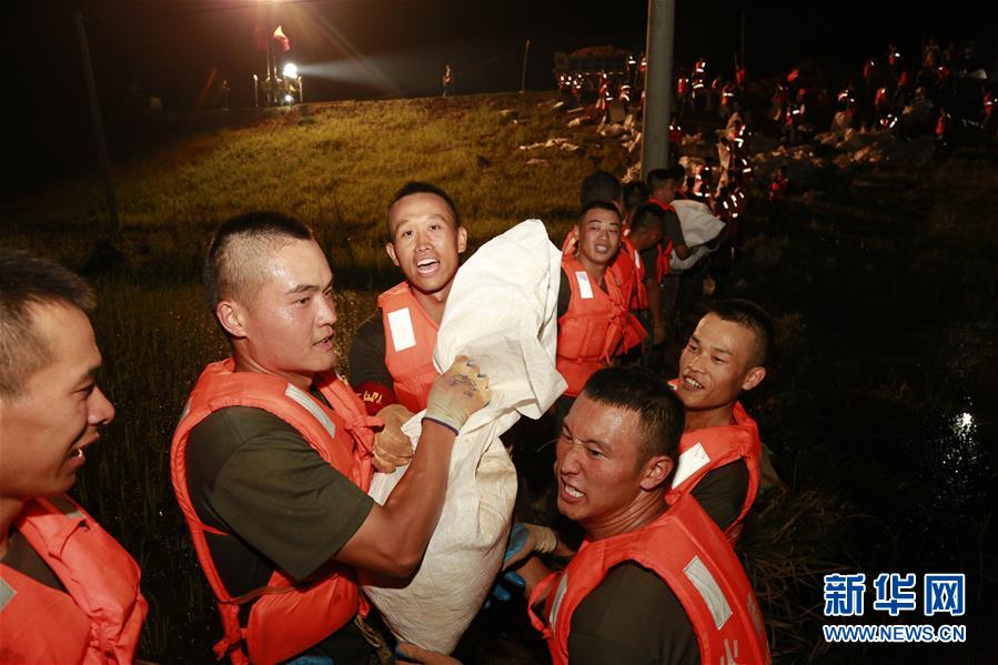 （防汛抗洪&middot;圖文互動(dòng)）（8）洪水不退，子弟兵誓死不退&mdash;&mdash;解放軍和武警部隊(duì)官兵參與洪澇災(zāi)害搶險(xiǎn)救援記事