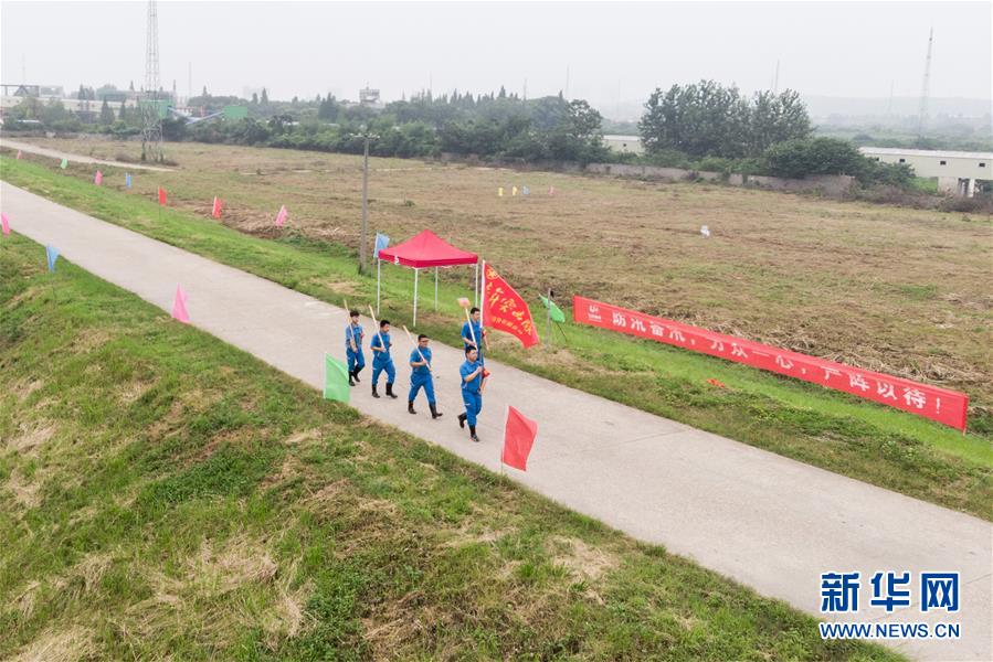（防汛抗洪&middot;圖文互動）（7）在大堤上成長，為人民守護(hù)&mdash;&mdash;洪水中的青年&ldquo;生力軍&rdquo;