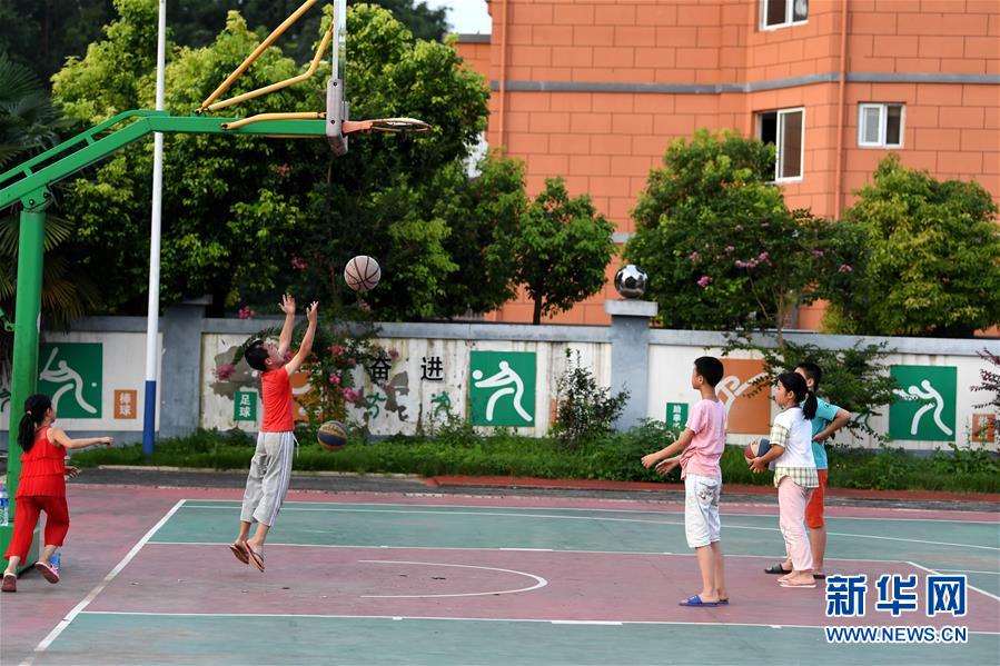 （新華全媒頭條&middot;圖文互動）（14）百萬群眾大轉(zhuǎn)移&mdash;&mdash;抗洪搶險救援直擊