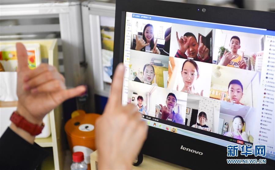 （新華全媒頭條&middot;圖文互動）（17）&ldquo;美麗的中國夢屬于你們&rdquo;&mdash;&mdash;以習(xí)近平同志為核心的黨中央關(guān)心少年兒童工作紀實