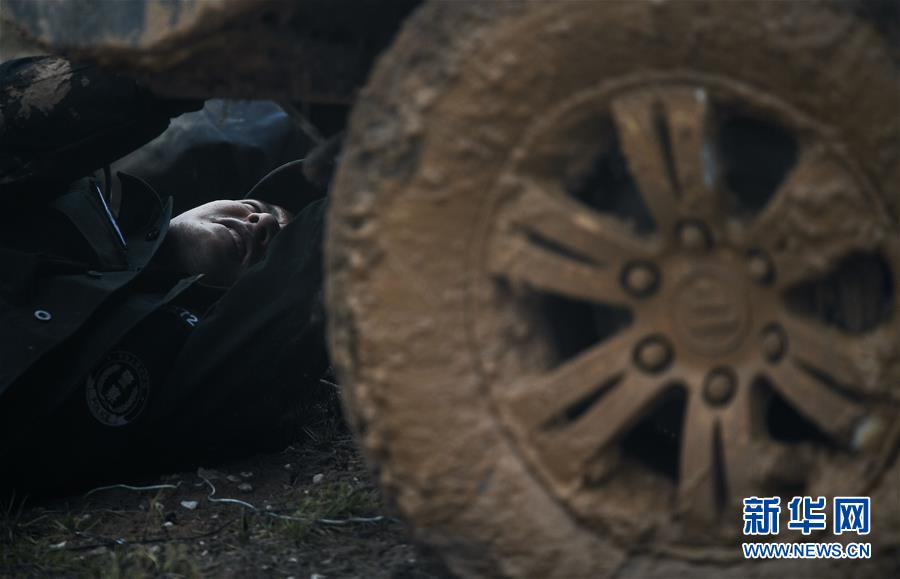 （圖文互動(dòng)）（8）記者手記：可可西里，&ldquo;挪&rdquo;向&ldquo;藏羚羊大產(chǎn)房&rdquo;的14個(gè)半小時(shí)