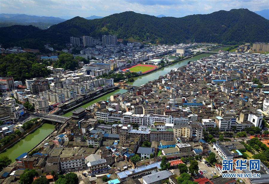 （走向我們的小康生活&middot;圖文互動(dòng)）（2）&ldquo;紅土地&rdquo;越來(lái)越紅火&mdash;&mdash;福建老區(qū)蘇區(qū)發(fā)展新貌掠影