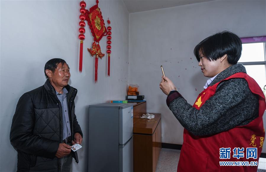 （新華全媒頭條&middot;總書(shū)記推動(dòng)的改革身邊事&middot;行政體制改革篇&middot;圖文互動(dòng)）（10）特寫(xiě)：追問(wèn)&ldquo;一件事&rdquo;