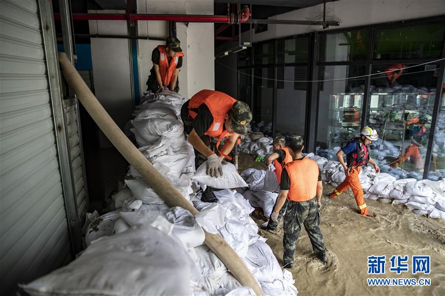 （防汛抗洪&middot;圖文互動(dòng)）（7）筑起防大汛的堅(jiān)強(qiáng)防線&mdash;&mdash;重慶防御長(zhǎng)江、嘉陵江過境洪峰現(xiàn)場(chǎng)記錄