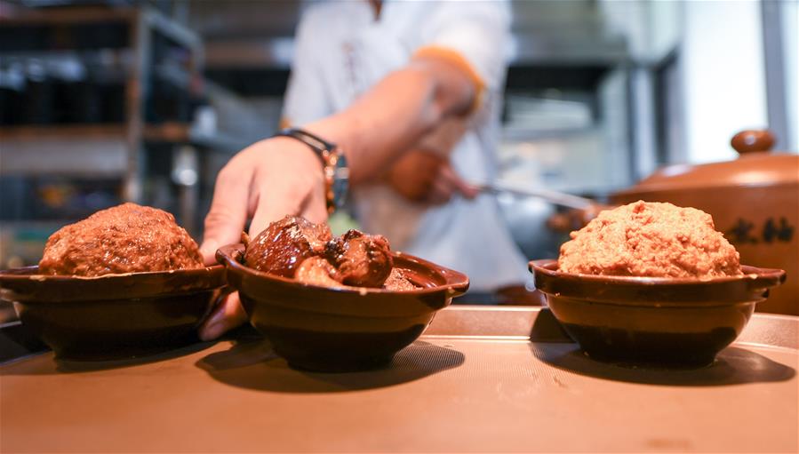 （在習近平新時代中國特色社會主義思想指引下&mdash;&mdash;新時代新作為新篇章&middot;習近平總書記關(guān)切事&middot;圖文互動）（2）讓&ldquo;舌尖上的節(jié)約&rdquo;成為習慣&mdash;&mdash;全社會營造浪費可恥、節(jié)約為榮的氛圍掃描