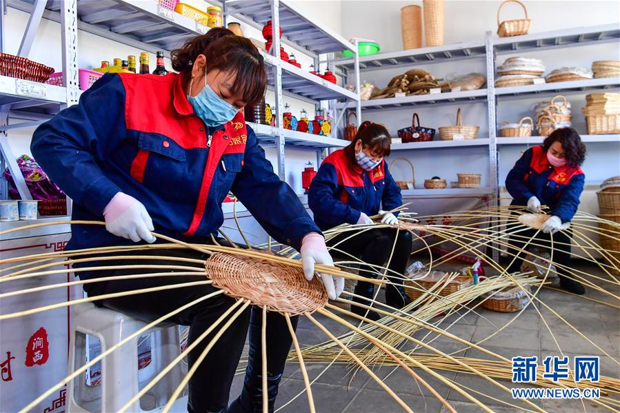 （新華全媒頭條&middot;圖文互動(dòng)）（2）黃土地上向陽(yáng)花開&mdash;&mdash;來(lái)自山西深度貧困地區(qū)的脫貧故事