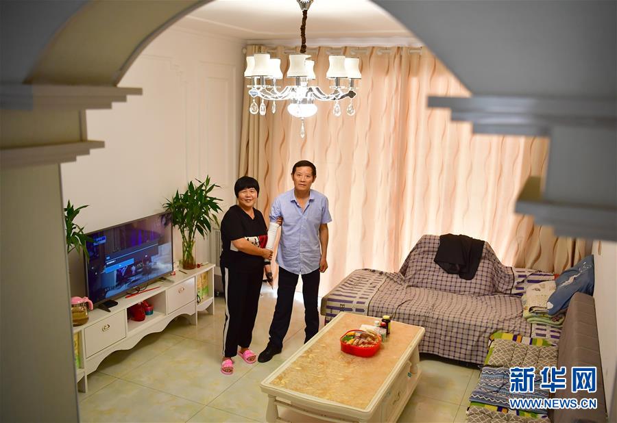 （走向我們的小康生活&middot;圖文互動）（2）&ldquo;樓上過日子，樓下賺票子&rdquo;&mdash;&mdash;來自陜西安康的易地扶貧搬遷一線觀察