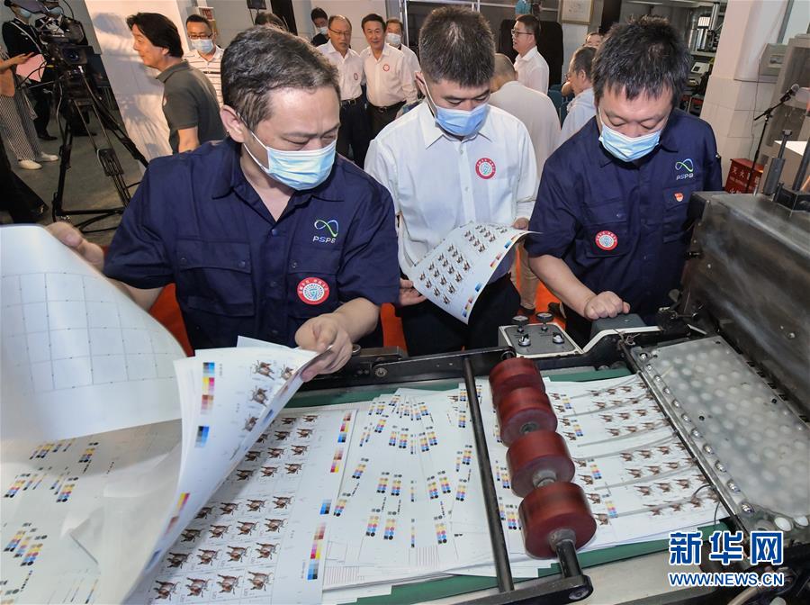 （民生直通車&middot;圖文互動）（1）揭秘生肖牛年郵票&mdash;&mdash;《辛丑年》特種郵票開機印刷