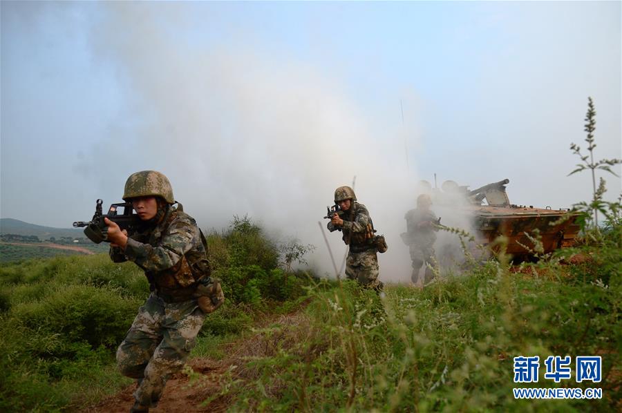 （在習(xí)近平強(qiáng)軍思想指引下&middot;我們?cè)趹?zhàn)位報(bào)告&middot;圖文互動(dòng)）（3）數(shù)字化勁旅的&ldquo;士兵突擊&rdquo;&mdash;&mdash;陸軍第82集團(tuán)軍某部牢記囑托練兵備戰(zhàn)記事