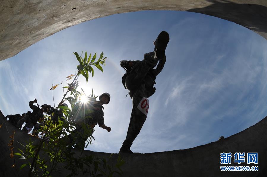 （在習(xí)近平強(qiáng)軍思想指引下&middot;我們?cè)趹?zhàn)位報(bào)告&middot;圖文互動(dòng)）（4）數(shù)字化勁旅的&ldquo;士兵突擊&rdquo;&mdash;&mdash;陸軍第82集團(tuán)軍某部牢記囑托練兵備戰(zhàn)記事