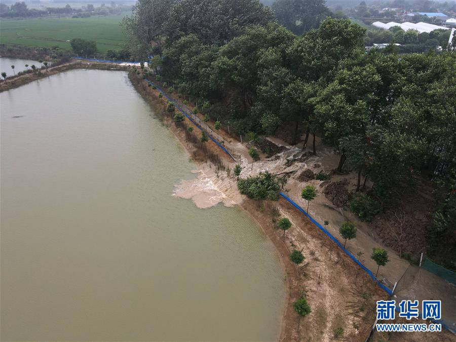 （在習(xí)近平新時(shí)代中國(guó)特色社會(huì)主義思想指引下&mdash;&mdash;新時(shí)代新作為新篇章&middot;習(xí)近平總書(shū)記關(guān)切事&middot;圖文互動(dòng)）（15）一切為了人民&mdash;&mdash;寫在全國(guó)防汛救災(zāi)取得階段性重大勝利之時(shí)
