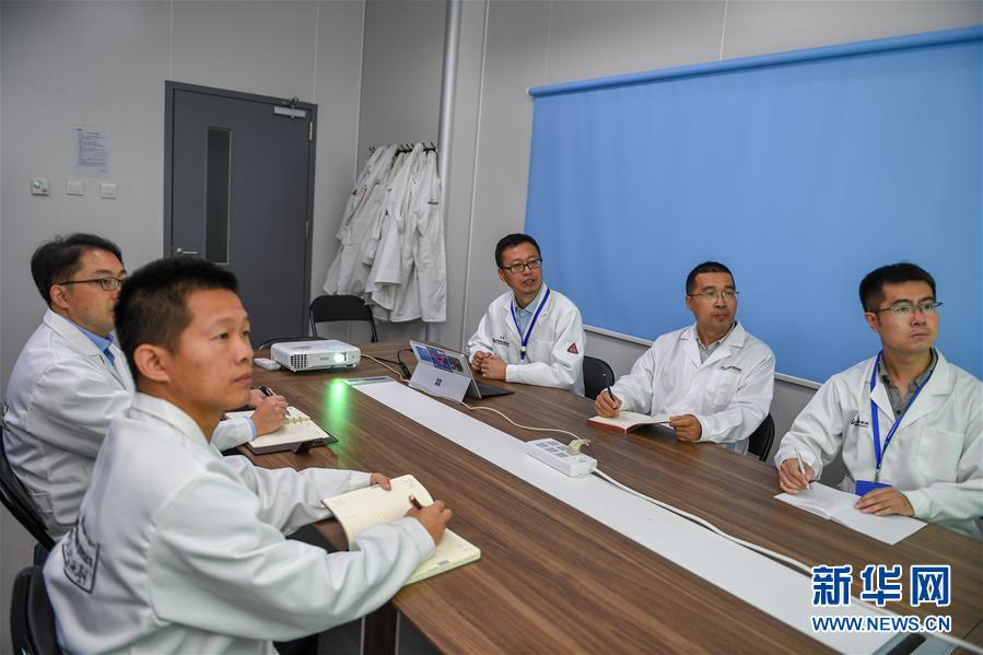 （在習(xí)近平新時代中國特色社會主義思想指引下&mdash;&mdash;新時代新作為新篇章&middot;習(xí)近平總書記關(guān)切事&middot;圖文互動）（1）終不悔為國為民，攀高峰只爭朝夕&mdash;&mdash;來自科學(xué)家們的動人故事