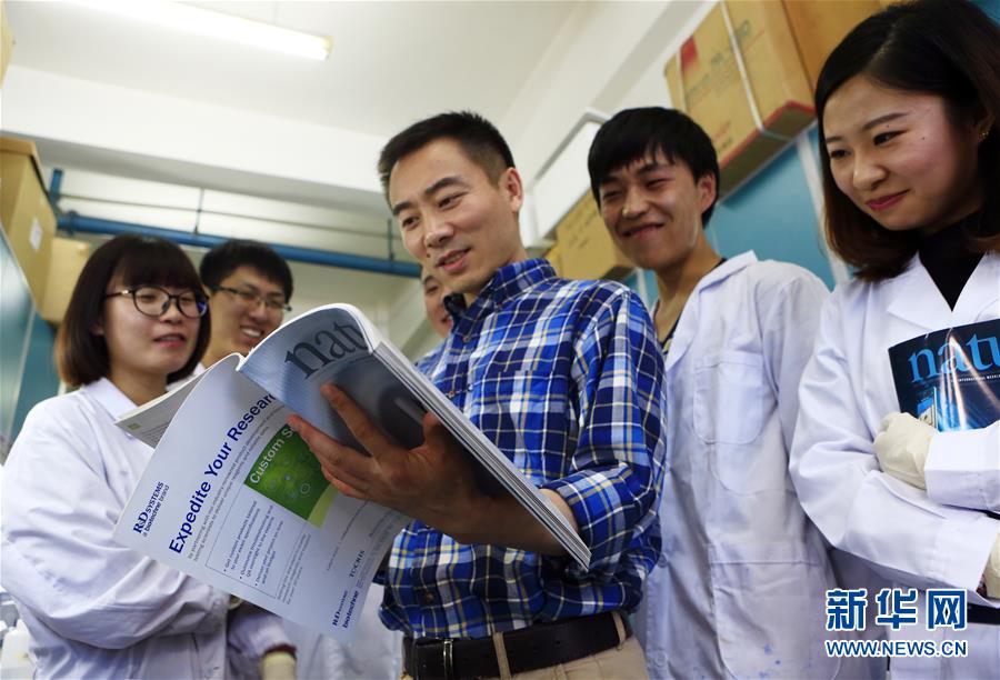 （在習(xí)近平新時代中國特色社會主義思想指引下&mdash;&mdash;新時代新作為新篇章&middot;習(xí)近平總書記關(guān)切事&middot;圖文互動）（4）終不悔為國為民，攀高峰只爭朝夕&mdash;&mdash;來自科學(xué)家們的動人故事