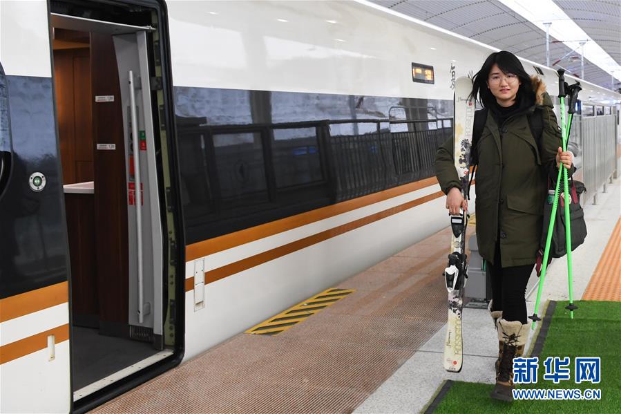 （新華全媒頭條&middot;圖文互動(dòng)）（11）北京初展&ldquo;雙奧&rdquo;之城英姿&mdash;&mdash;寫在北京冬奧會(huì)開幕倒計(jì)時(shí)500天之際