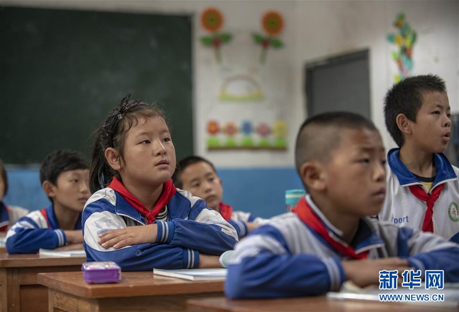 (新華全媒頭條·決戰(zhàn)決勝脫貧攻堅(jiān)·督戰(zhàn)未摘帽貧困縣·圖文互動)(6)脫貧的歌聲——云南直過民族和人口較少民族共入新時代