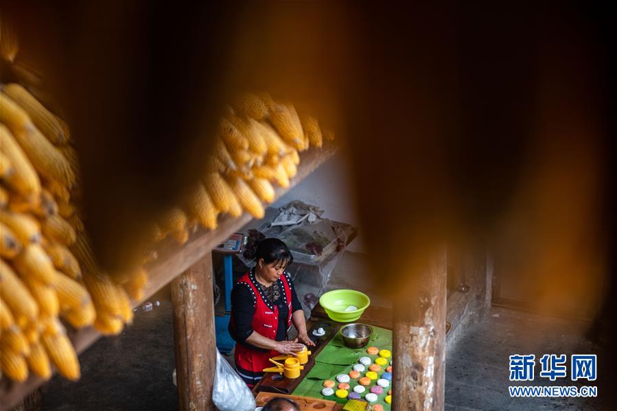 (新華全媒頭條·決戰(zhàn)決勝脫貧攻堅(jiān)·督戰(zhàn)未摘帽貧困縣·圖文互動)(9)脫貧的歌聲——云南直過民族和人口較少民族共入新時代