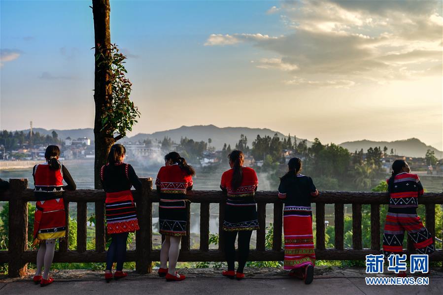 (新華全媒頭條·決戰(zhàn)決勝脫貧攻堅(jiān)·督戰(zhàn)未摘帽貧困縣·圖文互動)(13)脫貧的歌聲——云南直過民族和人口較少民族共入新時代