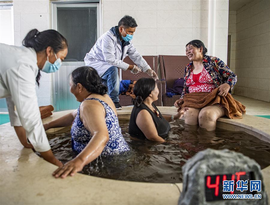 （新華全媒頭條&middot;走向我們的小康生活&middot;圖文互動(dòng)）（10）扎西德勒，我們的新家園&mdash;&mdash;西藏易地扶貧搬遷搬出幸福美好新生活