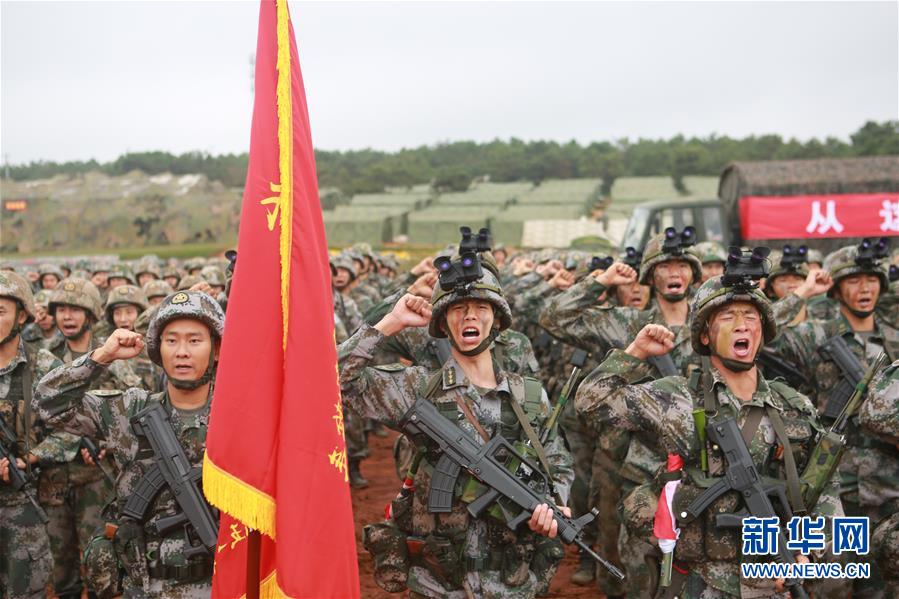 （在習(xí)近平強(qiáng)軍思想指引下&middot;我們?cè)趹?zhàn)位報(bào)告&middot;圖文互動(dòng)）（1）千里移防，鐵心跟黨走&mdash;&mdash;南部戰(zhàn)區(qū)陸軍第75集團(tuán)軍某紅軍旅政治建軍、練兵備戰(zhàn)記事