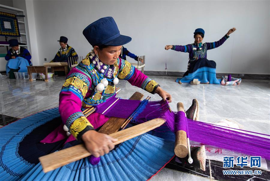 （新華全媒頭條&middot;圖文互動(dòng)）（9）決戰(zhàn)決勝奪取脫貧攻堅(jiān)戰(zhàn)全面勝利&mdash;&mdash;寫在第7個(gè)國(guó)家扶貧日之際