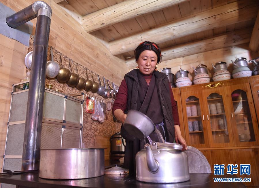 （新華全媒頭條&middot;圖文互動(dòng)）（4）命運(yùn)的轉(zhuǎn)折&mdash;&mdash;寫(xiě)在四川甘孜藏族自治州建州70年之際