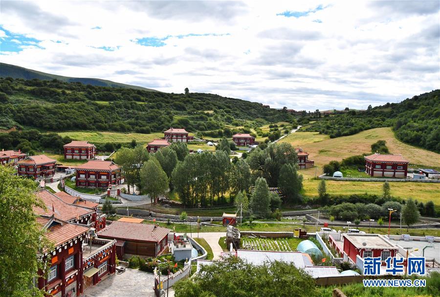 （新華全媒頭條&middot;圖文互動(dòng)）（5）命運(yùn)的轉(zhuǎn)折&mdash;&mdash;寫(xiě)在四川甘孜藏族自治州建州70年之際