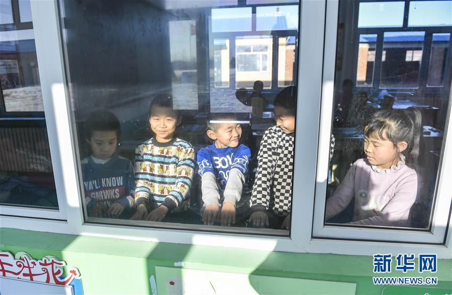 （新華全媒頭條&middot;圖文互動）（14）偉大旗幟引領(lǐng)歷史巨變&mdash;&mdash;習(xí)近平新時代中國特色社會主義思想指引&ldquo;十三五&rdquo;經(jīng)濟(jì)社會發(fā)展述評