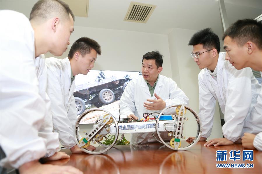 （在習(xí)近平強軍思想指引下&middot;我們在戰(zhàn)位報告&middot;圖文互動）（4）向著未來戰(zhàn)場沖鋒&mdash;&mdash;國防科技大學(xué)科研創(chuàng)新記事