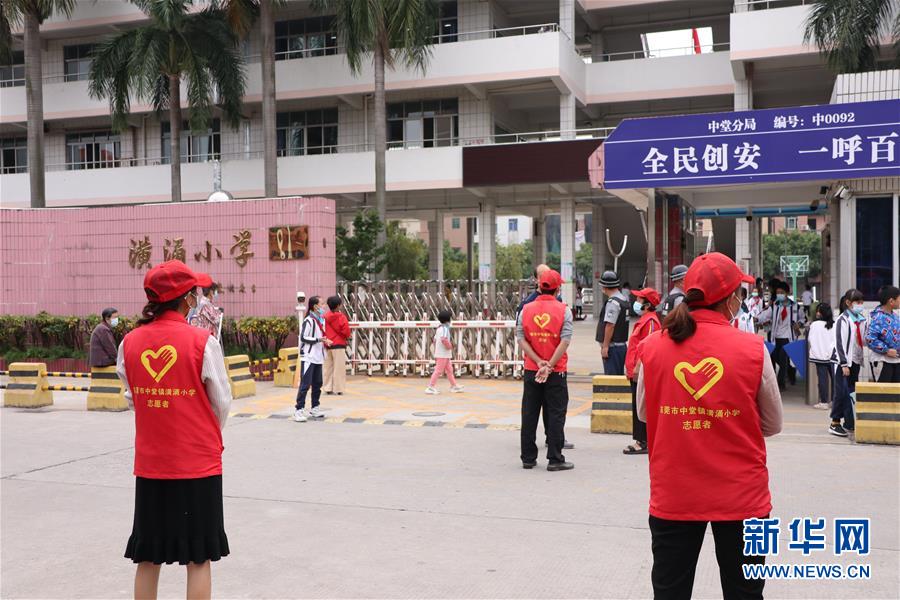 （全面建成小康社會&ldquo;百城千縣萬村調研行&rdquo;&middot;圖文互動）（1）產業(yè)強起來 精神富起來&mdash;&mdash;廣東潢涌&ldquo;落后地&rdquo;變&ldquo;明星村&rdquo;的小康之路