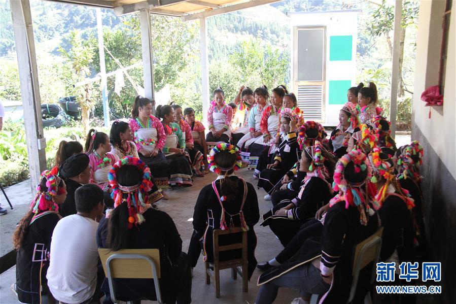 （五中全會精神在基層&middot;圖文互動）（5）天津、福建、廣東、云南等地創(chuàng)新形式讓黨的十九屆五中全會精神&ldquo;飛入尋常百姓家&rdquo;