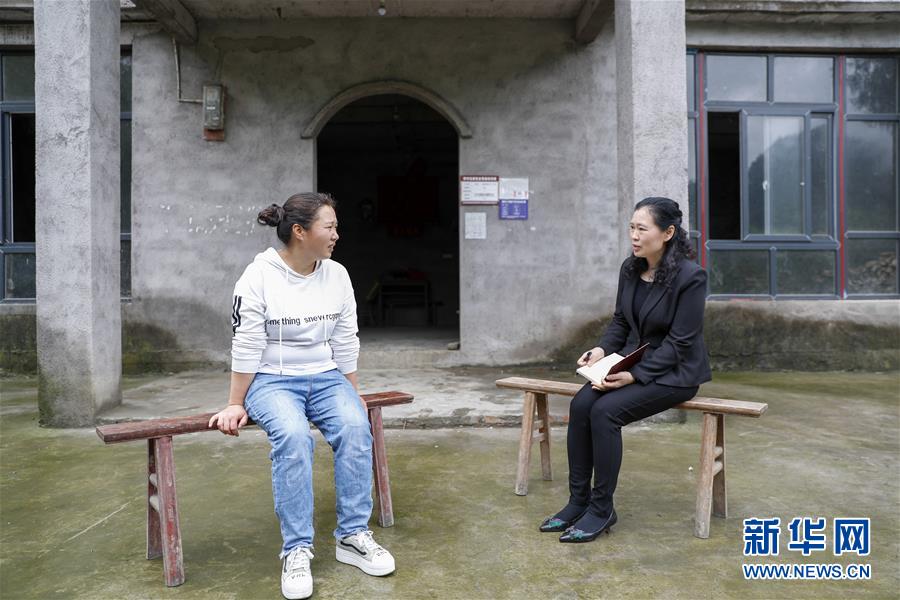 （兩會人物&middot;圖文互動）（4）帶娃、賺錢兩不誤&mdash;&mdash;一位農民工代表眼中的脫貧新工作