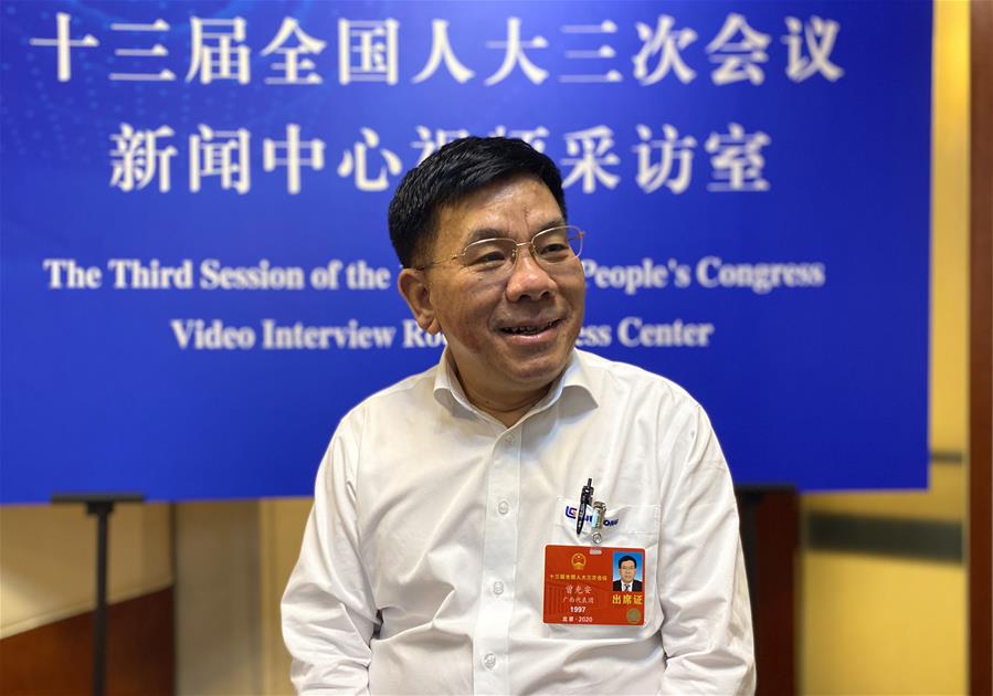 （兩會(huì)&middot;熱點(diǎn)畫(huà)報(bào)）（9）代表委員建言統(tǒng)籌做好經(jīng)濟(jì)社會(huì)發(fā)展工作