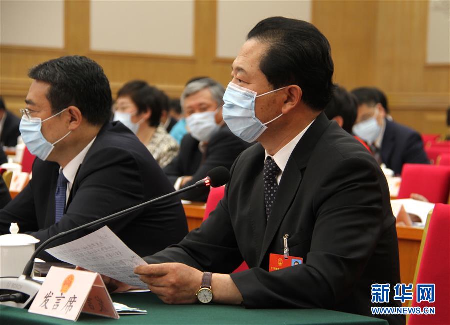 （兩會(huì)&middot;熱點(diǎn)畫(huà)報(bào)）（11）代表委員建言統(tǒng)籌做好經(jīng)濟(jì)社會(huì)發(fā)展工作