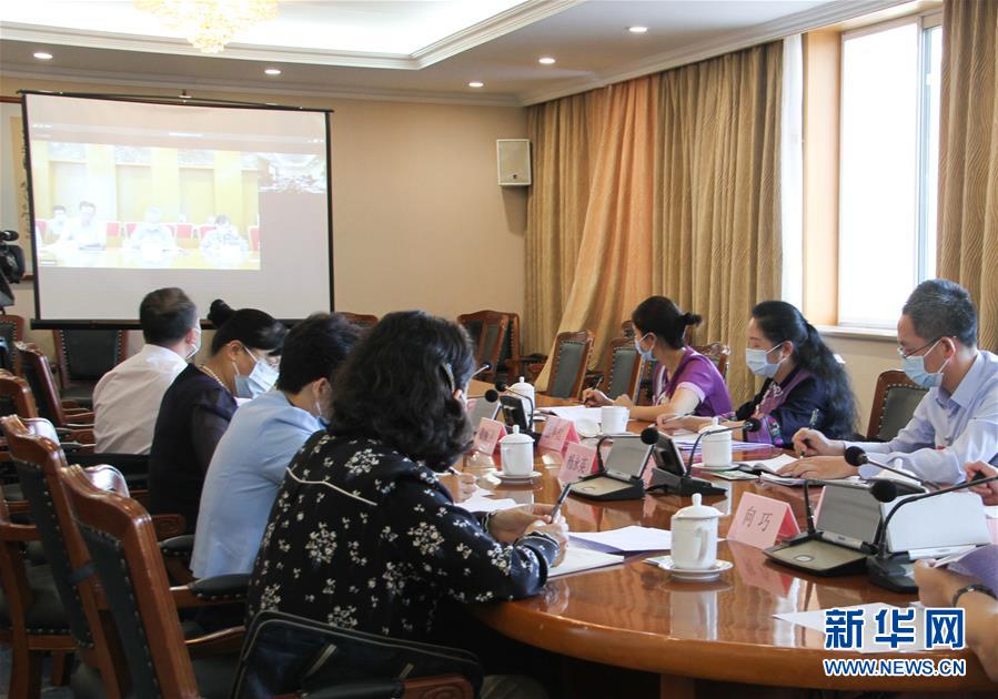 （兩會(huì)&middot;圖文互動(dòng)）（1）特寫：&ldquo;想不到這么快就收到了答復(fù)&rdquo;&mdash;&mdash;國(guó)家發(fā)改委&ldquo;連線&rdquo;人大代表小記