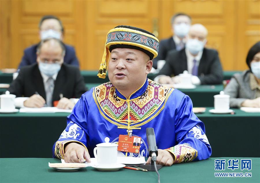 （新華全媒頭條&middot;圖文互動(dòng)）（8）從人民中汲取磅礴力量&mdash;&mdash;習(xí)近平總書(shū)記同出席2020年全國(guó)兩會(huì)人大代表、政協(xié)委員共商國(guó)是紀(jì)實(shí)