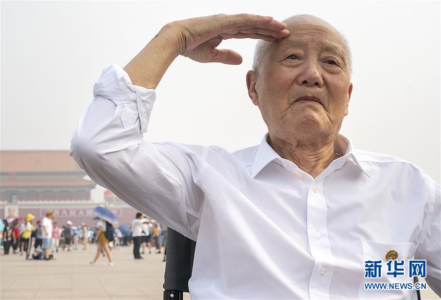 （新華全媒頭條&middot;圖文互動）（5）凝聚民族復興的精神偉力&mdash;&mdash;以習近平同志為核心的黨中央重視思想道德建設關心關愛道德模范紀實