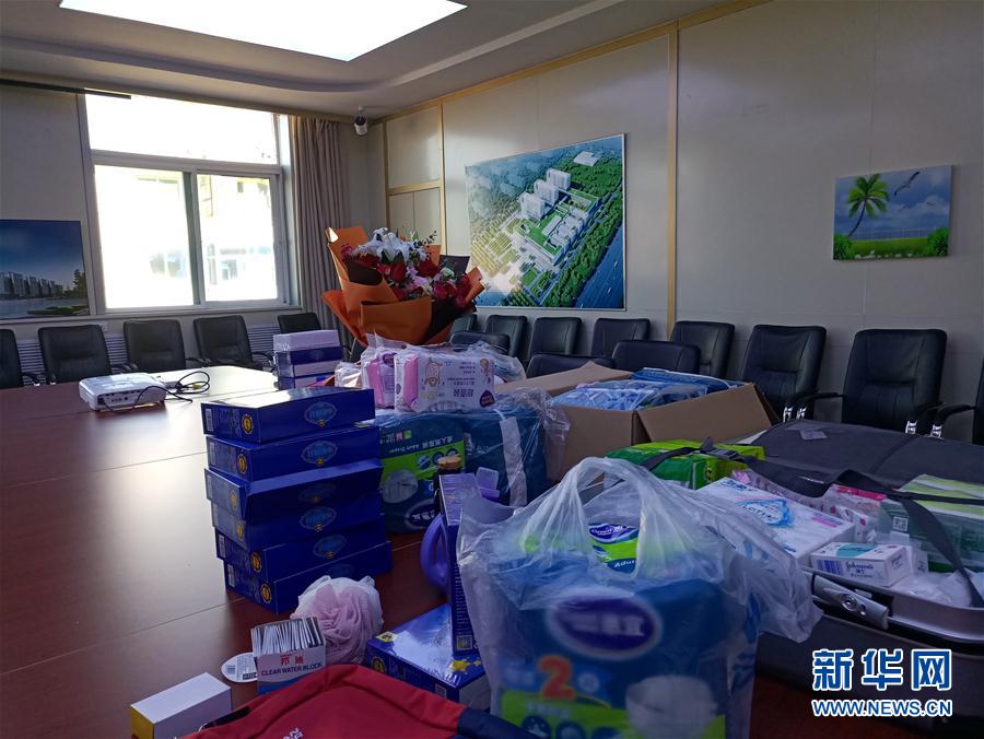 （在習(xí)近平新時代中國特色社會主義思想指引下&mdash;&mdash;新時代新作為新篇章&middot;習(xí)近平總書記關(guān)切事&middot;圖文互動）（4）口罩擋不住你的美&mdash;&mdash;戰(zhàn)&ldquo;疫&rdquo;一線巾幗掠影