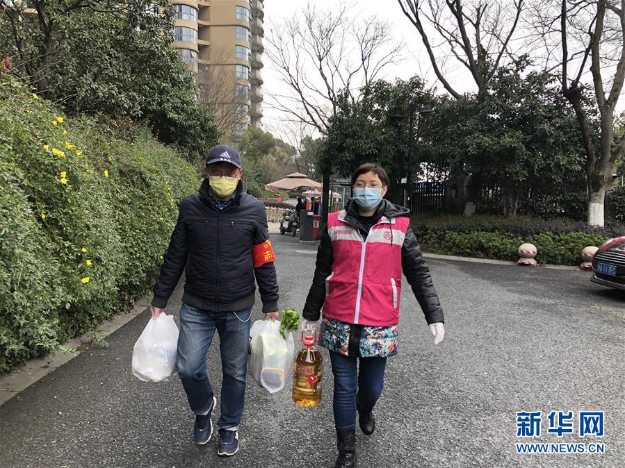 （在習(xí)近平新時(shí)代中國(guó)特色社會(huì)主義思想指引下&mdash;&mdash;新時(shí)代新作為新篇章&middot;習(xí)近平總書(shū)記關(guān)切事&middot;圖文互動(dòng)）（2）扎緊籬笆打好樁&mdash;&mdash;各地筑牢社區(qū)防控安全屏障